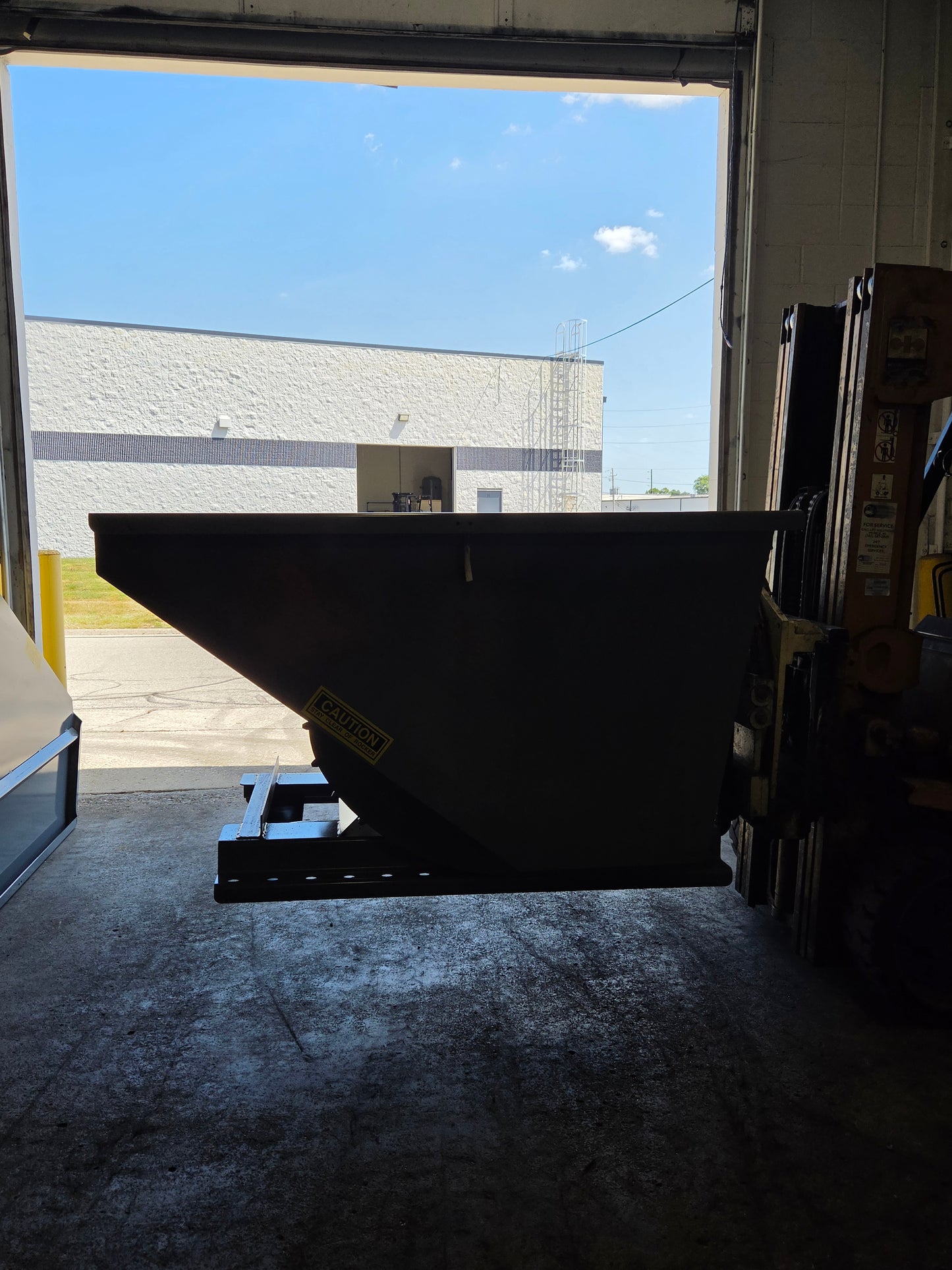 1.5 YD Dumping Hopper